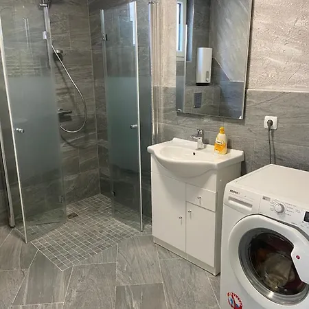 Apartamento Kraichgau # 1-zkd Mit Ebk, Modern Und Barrierefrei, Monteurzimmer, Self-check-in