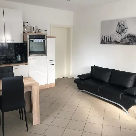 Apartamento Kraichgau # 1-zkd Mit Ebk, Modern Und Barrierefrei, Monteurzimmer, Self-check-in