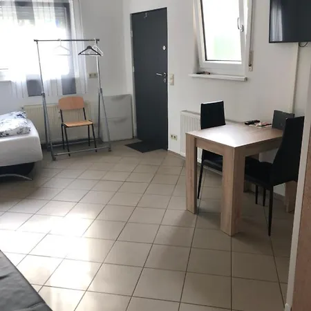 Apartamento Kraichgau # 1-zkd Mit Ebk, Modern Und Barrierefrei, Monteurzimmer, Self-check-in